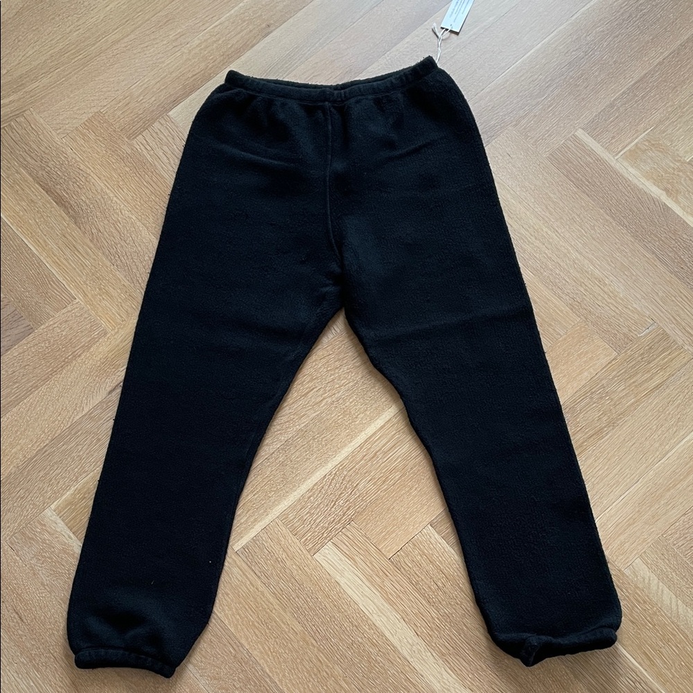 perfectwhitetee Fleetwood inside out sweatpants size small black NWT